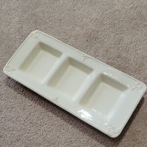 FREE W ANY PURCHASE! legant Cream Ceramic Divided Serving Dish
